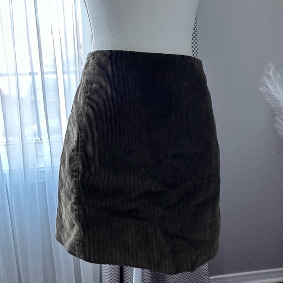 Sunday Best A-line Mini Skirt - Dark green - Picture 2 of 6